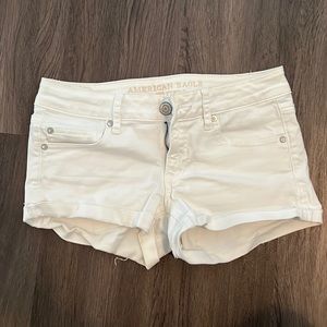 White American Eagle shorts